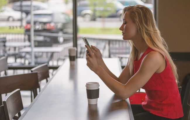 Украинцы могут держать свидетельство о рождении в смартфоне: как это работает