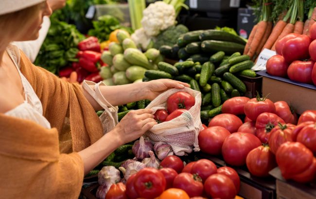 В Украине снизилась цена на популярный салатный овощ: сколько стоит