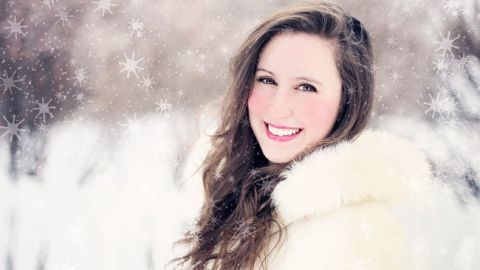 Як носити світлий одяг взимку: стиліст назвала правила