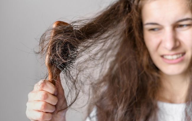 3 кроки, які потрібно зробити, щоб зупинити випадіння волосся