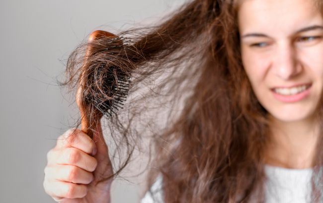 Позбутися посічених кінчиків волосся можна назавжди: 7 способів, щоб цього досягти