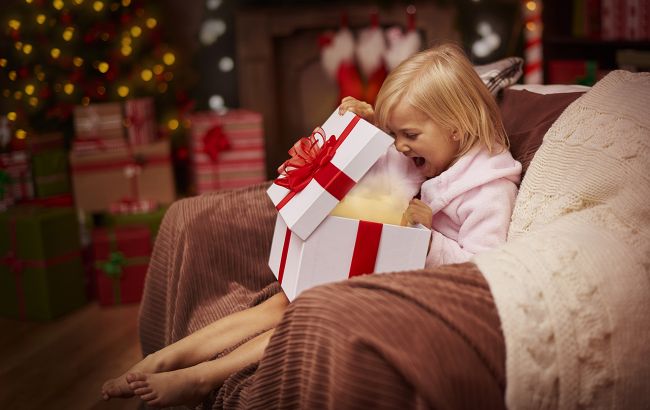 Миколая, Різдво та Новий рік: коли та як правильно дарувати дітям подарунки і що врахувати