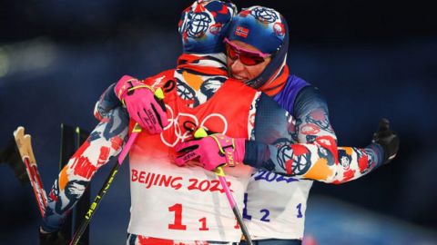 Норвежцы выиграли олимпийское "золото" в командном лыжном спринте среди мужчин