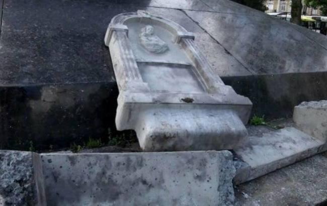В Полтаве уничтожили памятный знак героям Небесной сотни