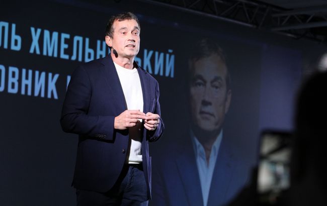 Економіку складно "підняти" без зовнішнього інвестора, - Хмельницький