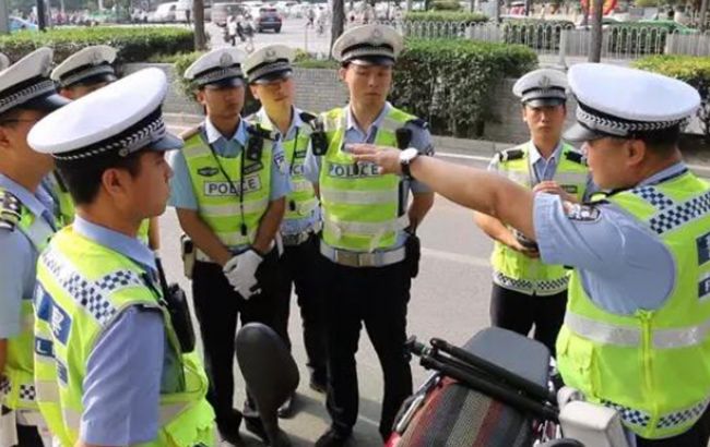 У Китаї на будівельному майданчику обвалився кран, загинули 7 осіб