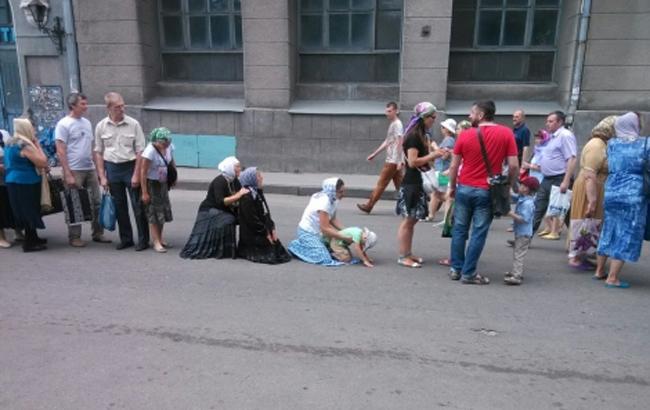 Крестный ход "Молитвы за мир и любовь" в Харькове: георгиевские ленты и титушки