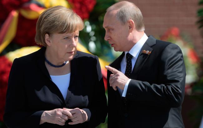Путін і Меркель обговорили ситуацію в Україні