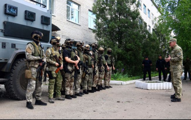 В обстрелянную Красногоровку направлено спецподразделение полиции КОРД