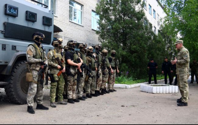 В обстрелянную Красногоровку направлено спецподразделение полиции КОРД