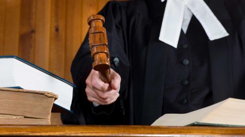 Суд остановил исполнение приговора генералу Назарову