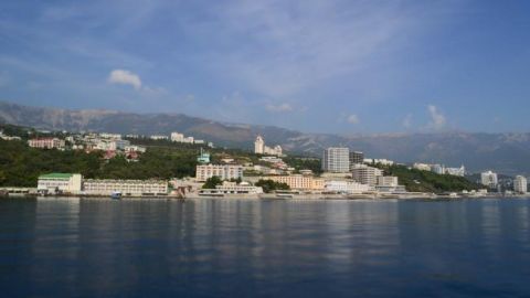 Порівняйте самі: в мережі показали фото з Кирилівки і Ялти