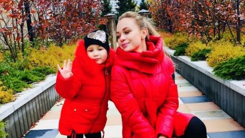 "Девчули-красотули": Яна Соломко с дочкой устроили веселый шопинг в Стамбуле