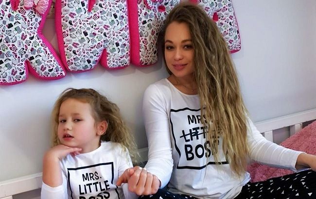 Маленька Русалочка: Яна Соломко похвалилася спортивними талантами доньки (відео)