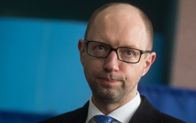 Яценюк: нам не вдалося побороти корупцію в ДФС