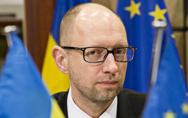 Яценюк: Украина рассмотрит временный запрет на полеты в Египет в случае подтверждения опасности