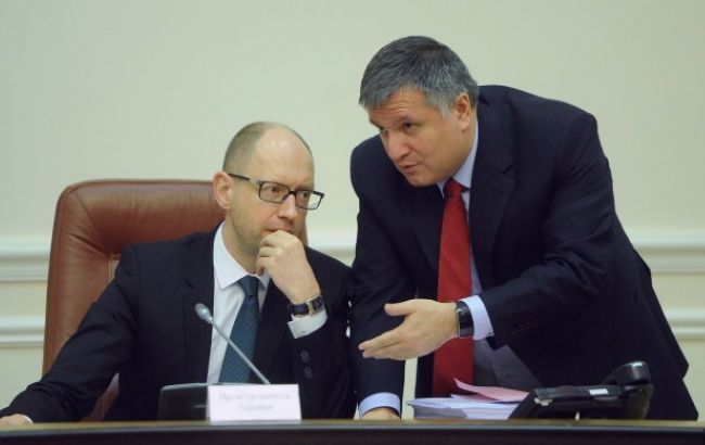 Яценюк виключає відставку Авакова