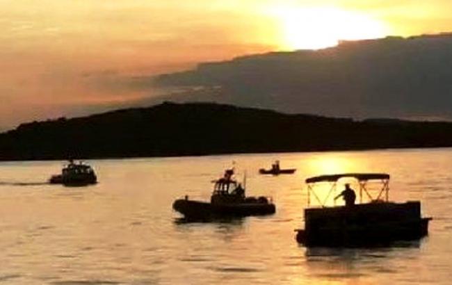 У Міссурі перекинувся прогулянковий човен з 31 пасажиром, є загиблі