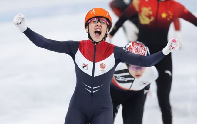 Зимняя Олимпиада 2022: сборная Нидерландов по шорт-треку победила в женской эстафете