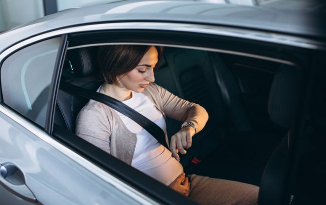 "Це не просто аксесуар": яким правилом не повинні нехтувати вагітні в авто