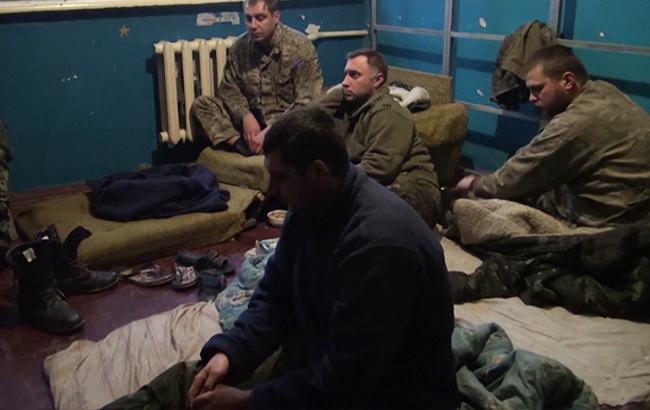 "Бесчеловечные методы допросов": генерал СБУ рассказал, как плен боевиков калечит украинцев