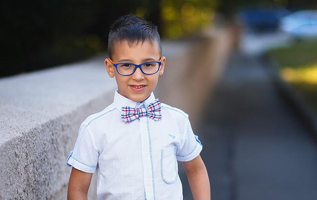 Восьмирічний українець-вундеркінд вільно говорить англійською, вчить китайський і японський