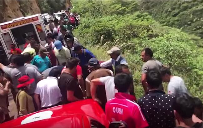 В Перу упал в пропасть автобус с юношеской футбольной командой, есть погибшие