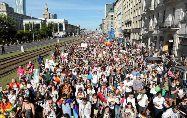 У Варшаві на марш за права ЛГБТ вийшло близько 50 тисяч людей
