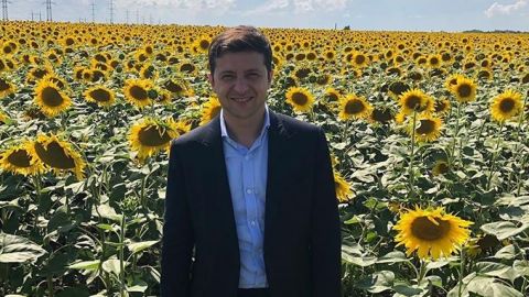 Делал селфи и принимал экзамены: подробности пребывания Зеленского в Трускавце (видео)