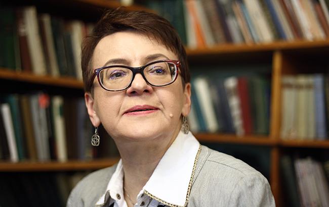 "Сталинские законы": Забужко призвала провести декоммунизацию в правовой сфере