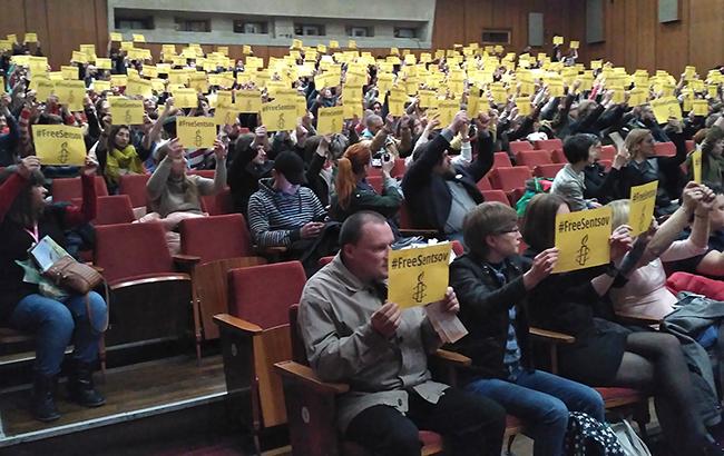 Дом кино Олега Сенцова: как прошла в Киеве премьера фильма об украинском политзаключенном