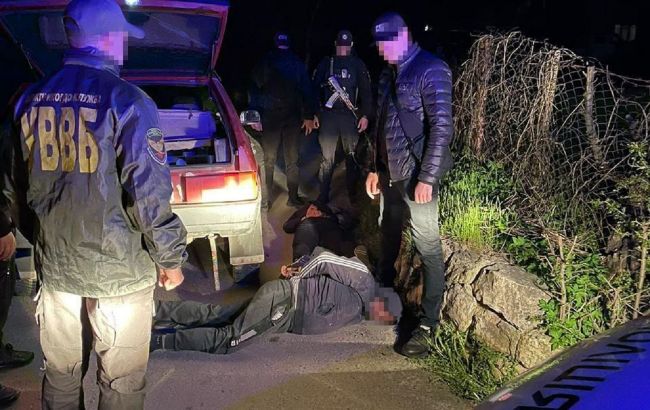 На Закарпатье задержали организаторов незаконной переправки уклонистов через границу