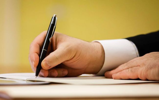 Порошенко подписал закон о ратификации договоров между Украиной и Малайзией