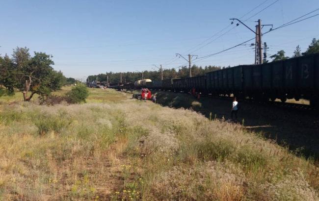 В Дніпрі з рейок зійшли 11 вагонів вантажного поїзда