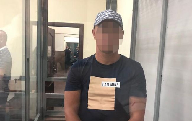 Підозрюваного у нападі на жінку у поїзді взяли під варту