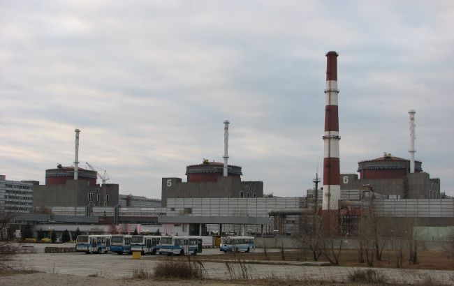 Горит Запорожская АЭС из-за обстрелов оккупантов. Есть угроза ядерной безопасности