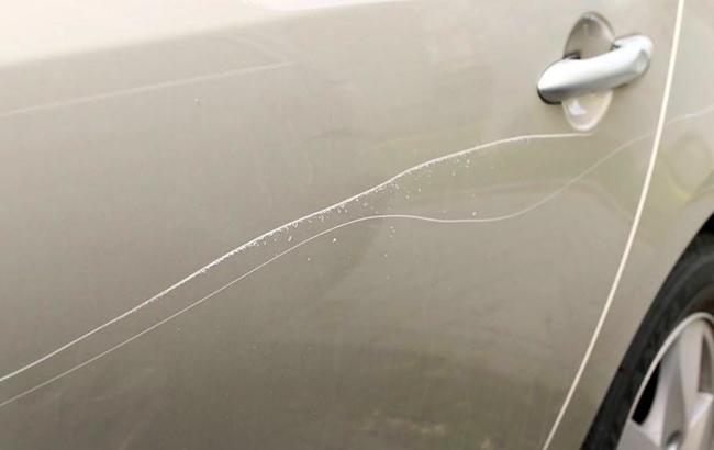 "Очень чесались руки": в Киеве вандалы повредили сразу несколько авто (фото)