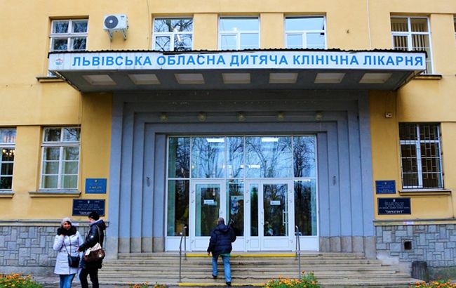 У Львові медики борються за ногу 15-річної Олесі, на яку кинувся кінь