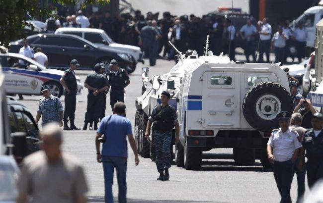 У Єревані відбулася перестрілка між поліцією та загарбниками будівлі