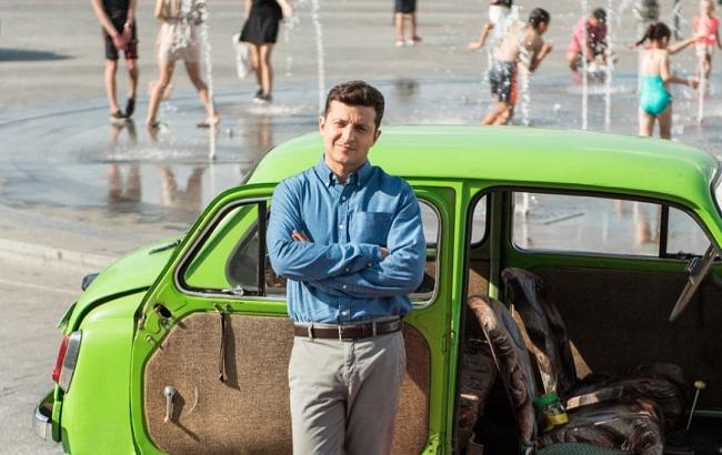 "Немножечко смотрим за собой": Зеленский показал стальные бицепсы (видео)