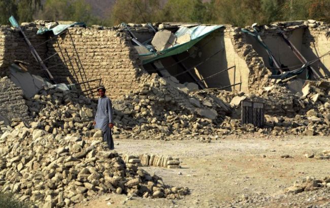 Число жертв землетрусу в Південній Азії перевищило 310 осіб