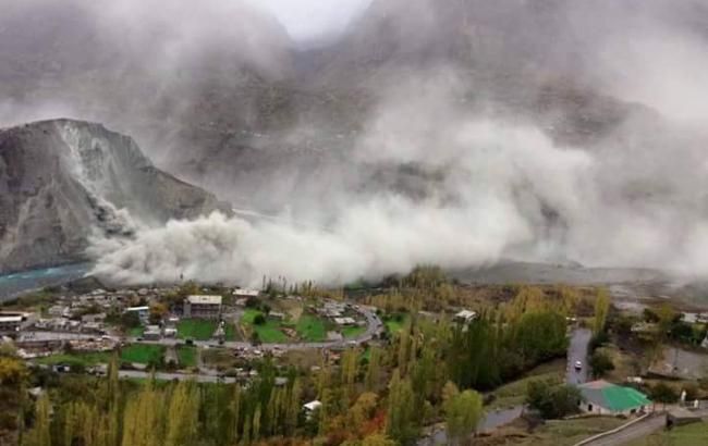 Кількість жертв землетрусу в Південній Азії перевищила 180 осіб