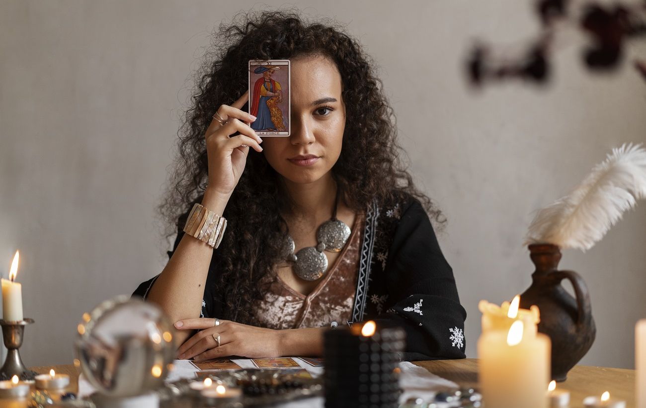 Таро-гороскоп на 6 січня: чотири знаки Зодіаку отримають підказки долі