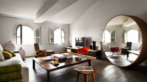 Чарівні дзеркала: хитрі прийоми для розширення житлового простору