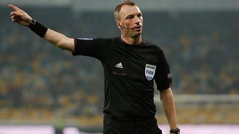 ФФУ припинило співпрацю з арбітром Жабченком