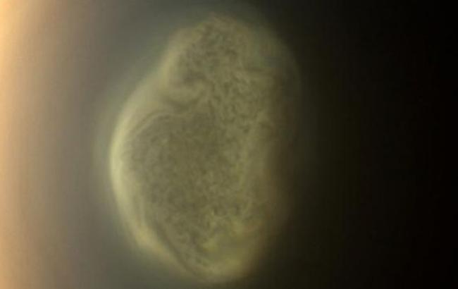 Удивительный космос: земляне впервые смогли увидеть зиму на спутнике Сатурна