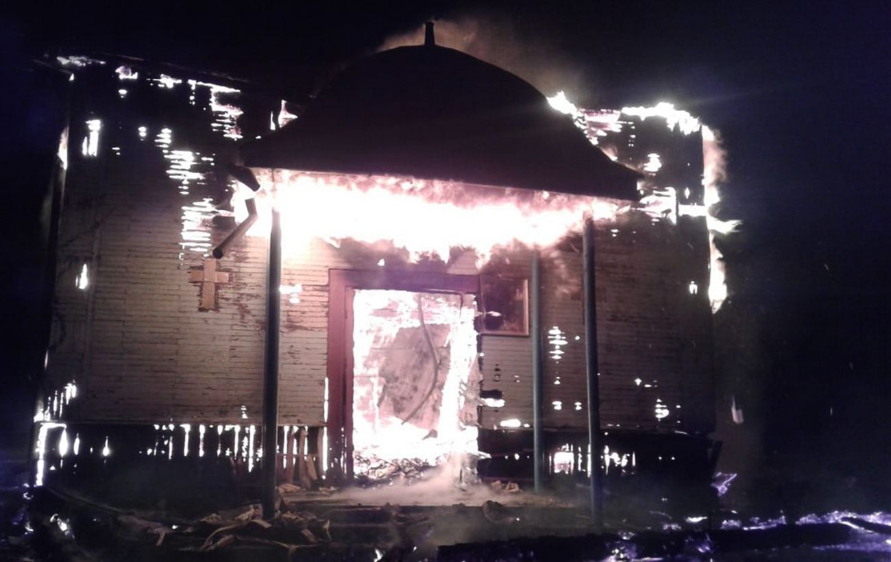 На Закарпатье огонь полностью уничтожил церковь