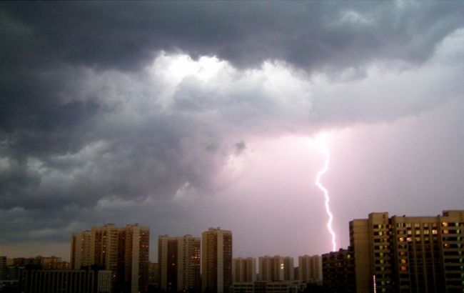 Синоптики попереджають про грози і шквали в Києві 8 травня