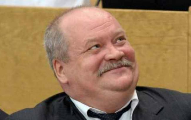 Депутат Госдумы застрял в люке российского танка на пять часов