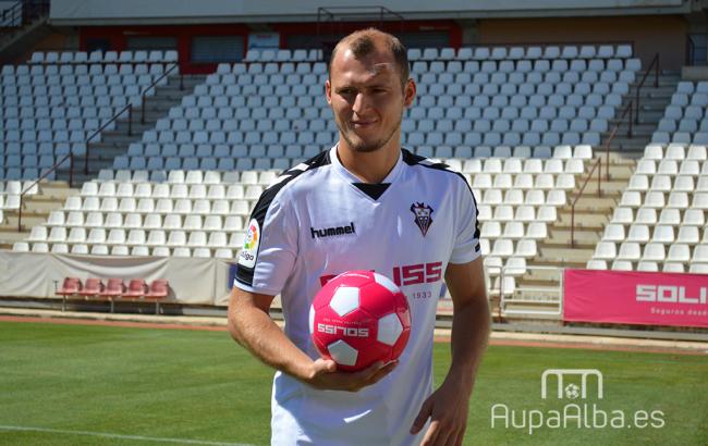 Федерация футбола Испании отменила желтую карточку Зозуле